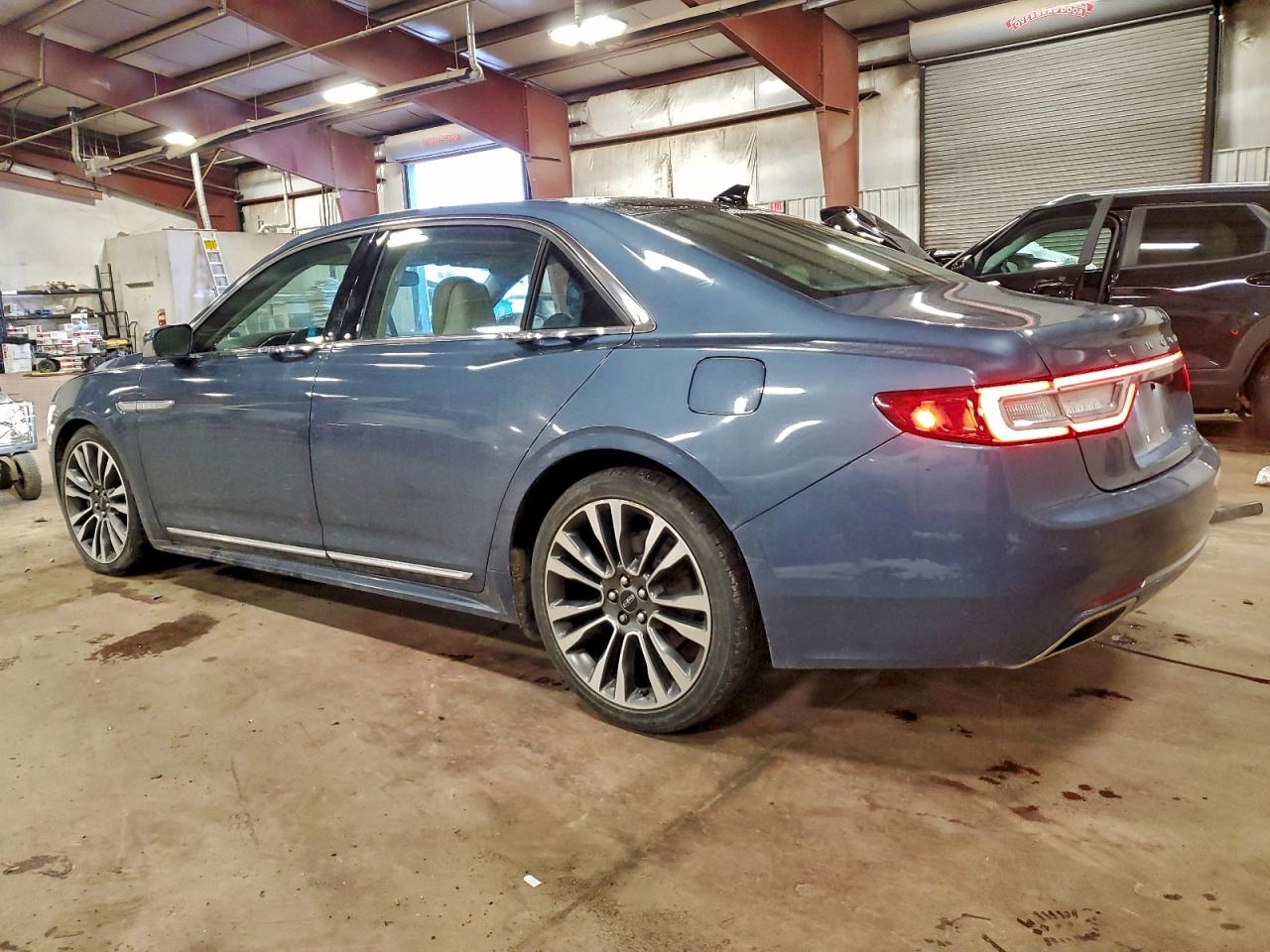 2019 LINCOLN CONTINENTAL SELECT photo 2