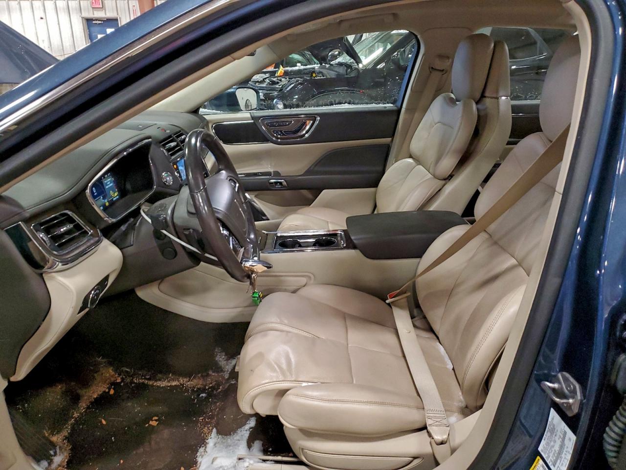 2019 LINCOLN CONTINENTAL SELECT photo 7