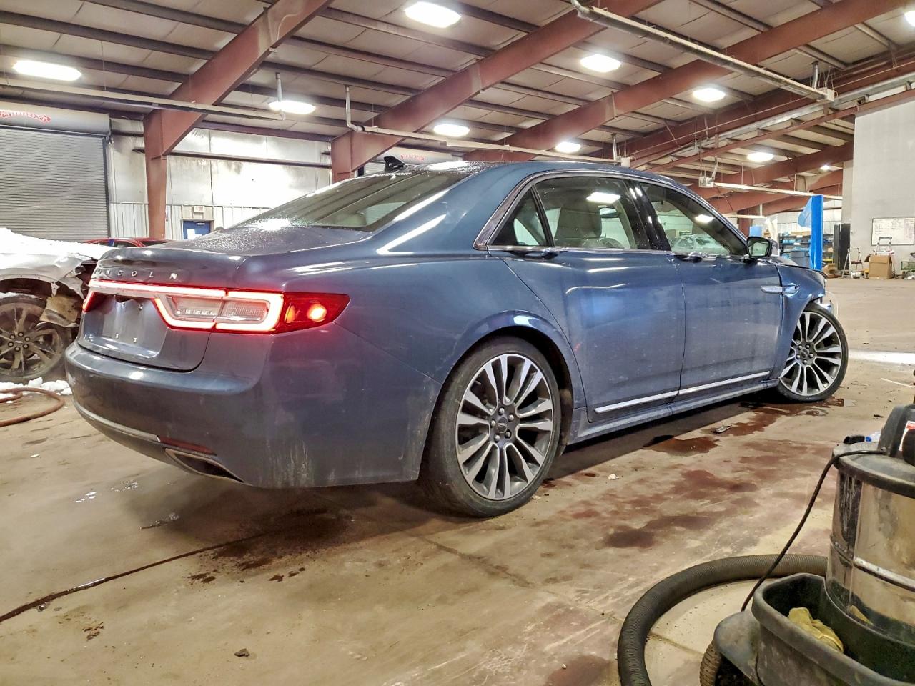 2019 LINCOLN CONTINENTAL SELECT photo 3