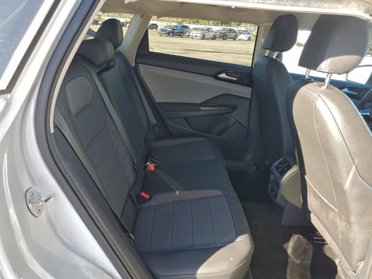 2024 VOLKSWAGEN TAOS SE photo 11