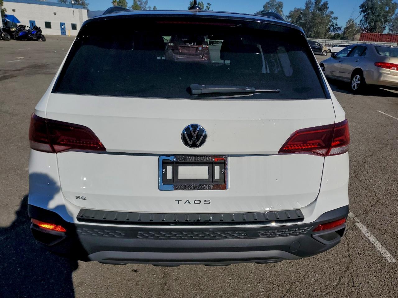 2024 VOLKSWAGEN TAOS SE photo 6