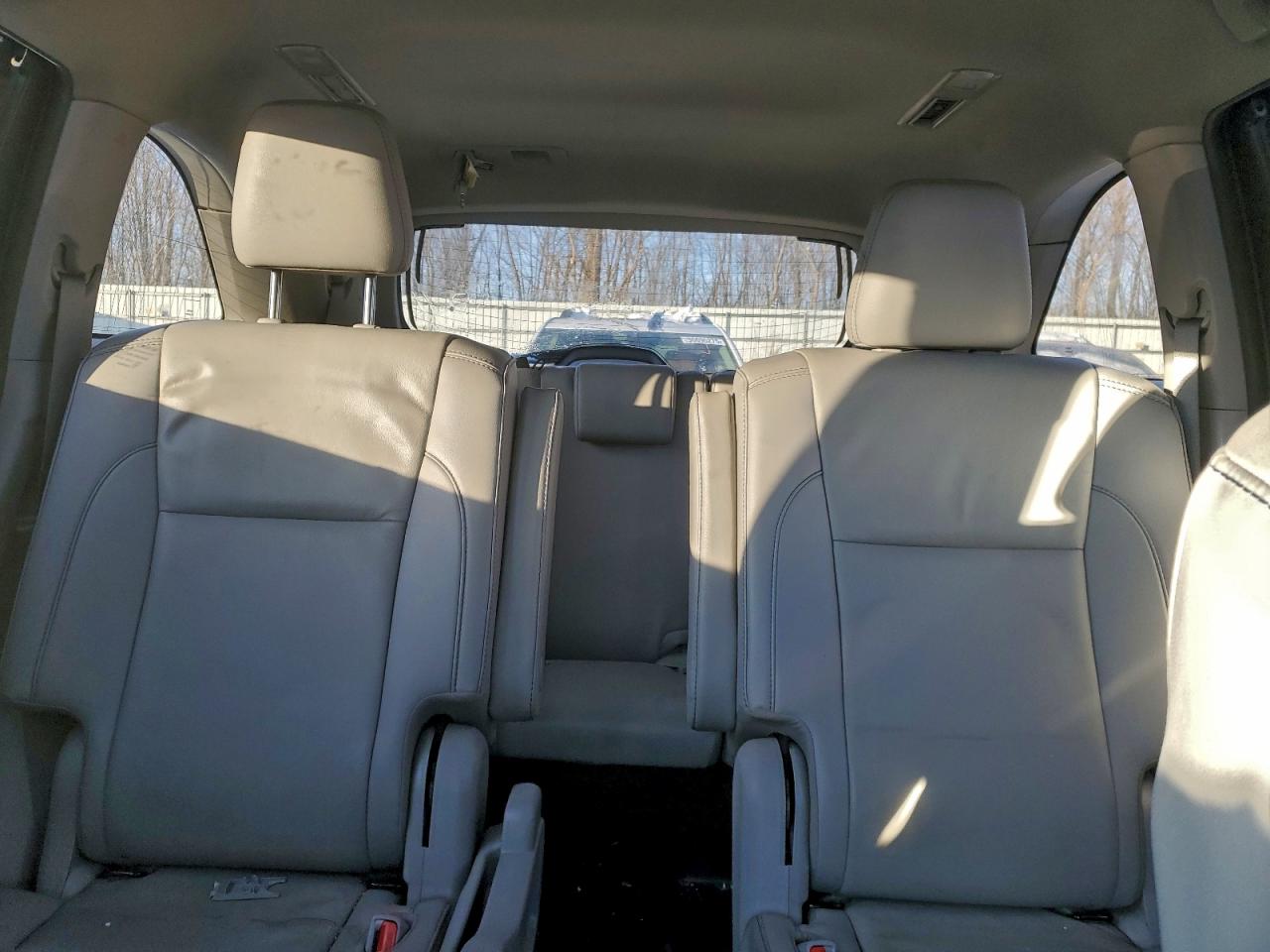 2019 TOYOTA HIGHLANDER SE photo 10