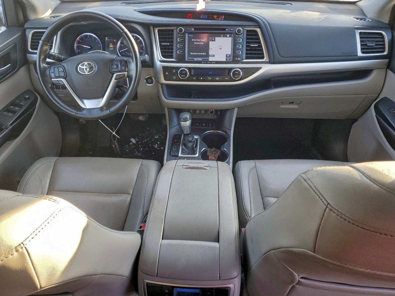 2019 TOYOTA HIGHLANDER SE photo 8