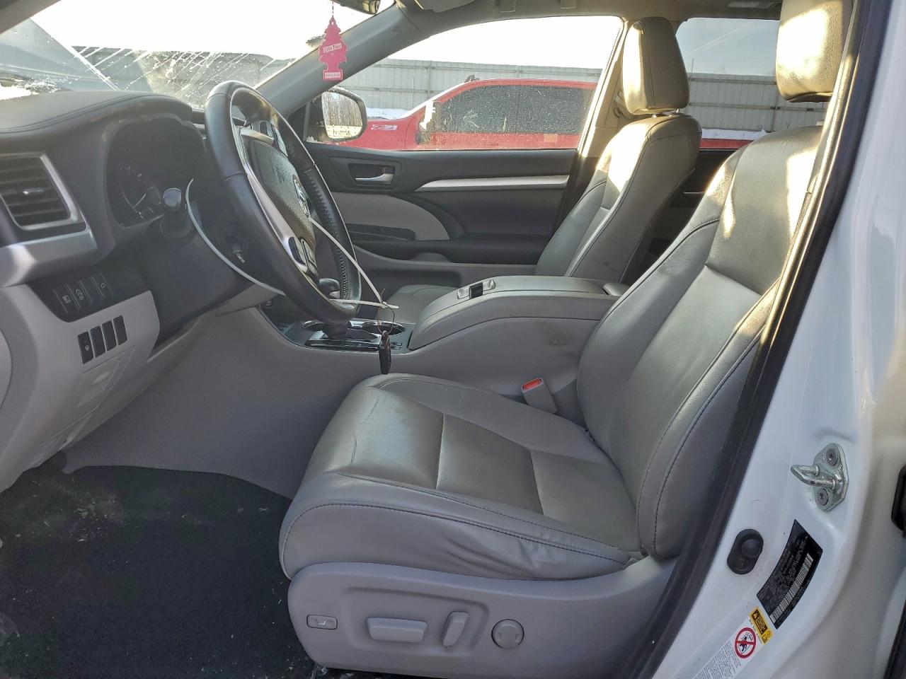2019 TOYOTA HIGHLANDER SE photo 7