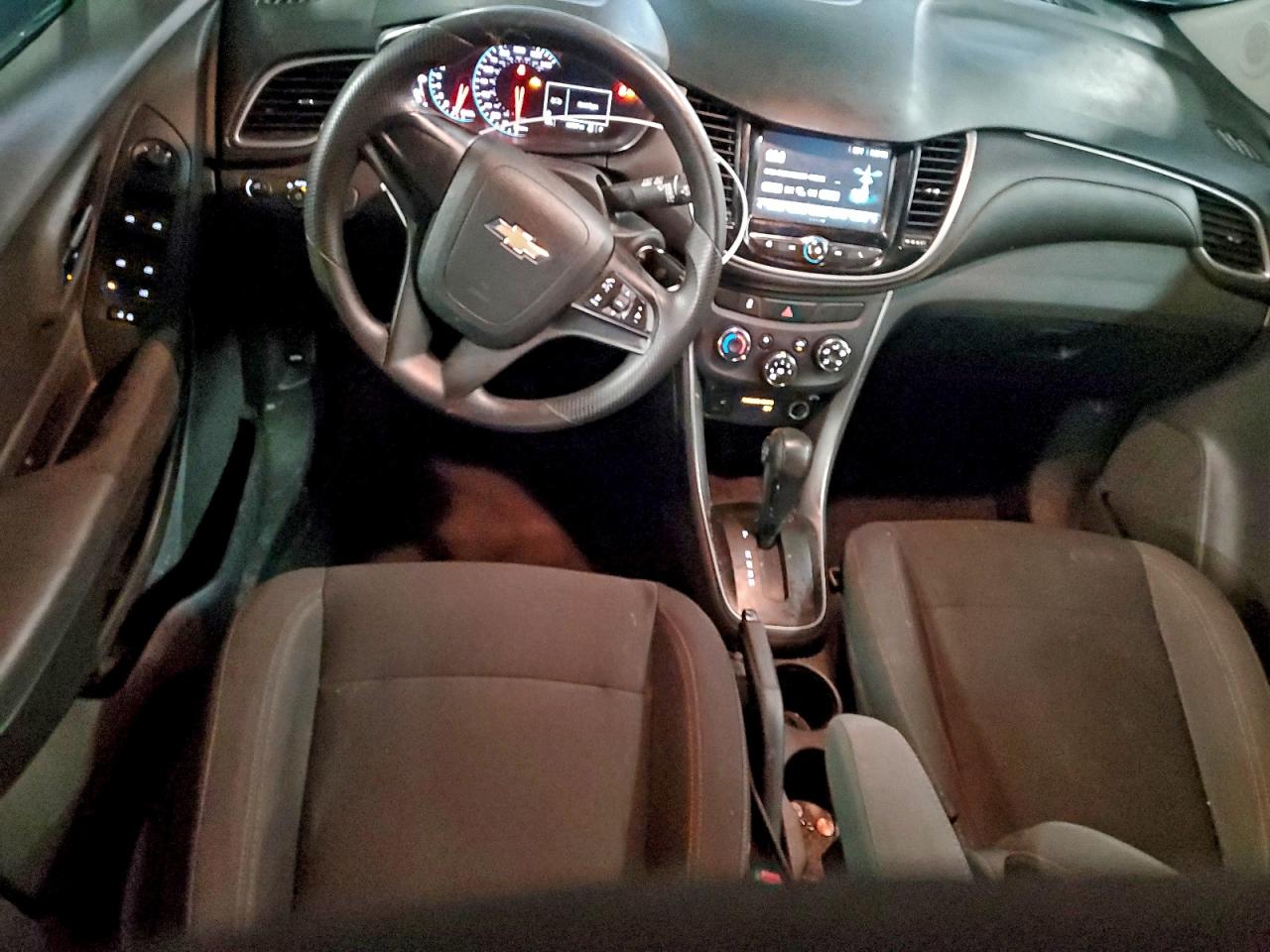 2017 CHEVROLET TRAX LS photo 8