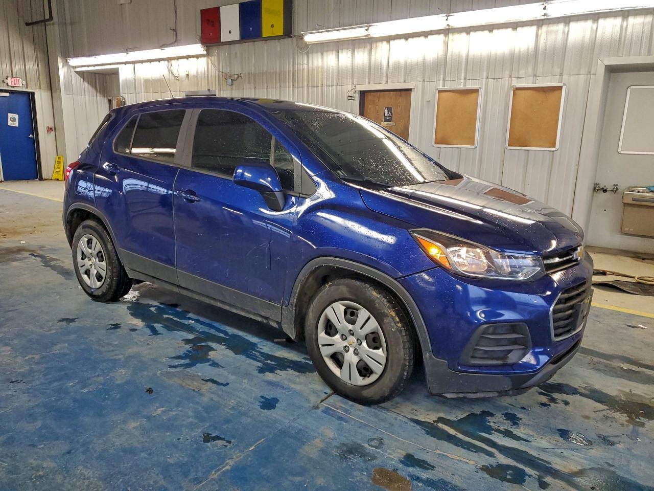 2017 CHEVROLET TRAX LS photo 4