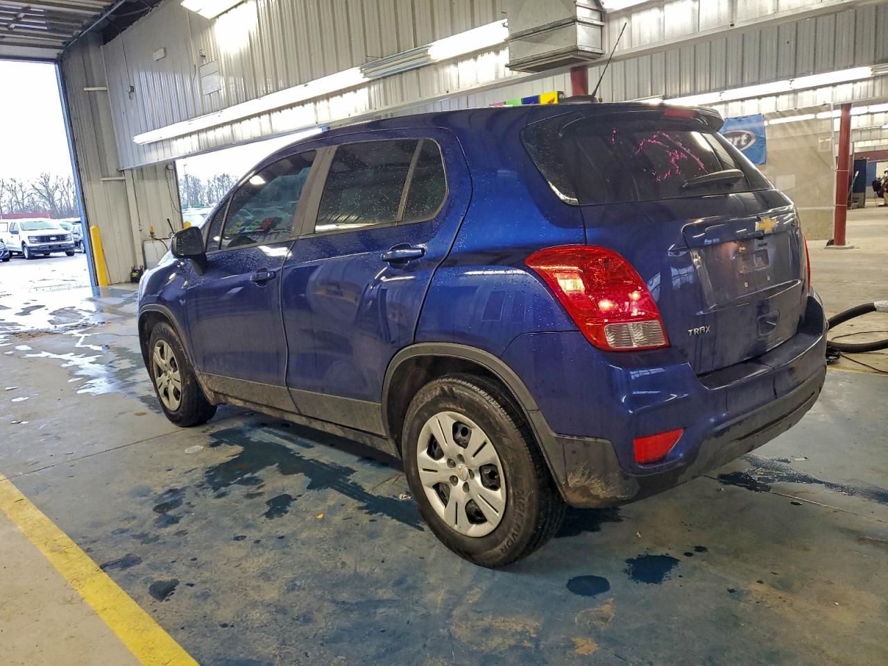 2017 CHEVROLET TRAX LS photo 2