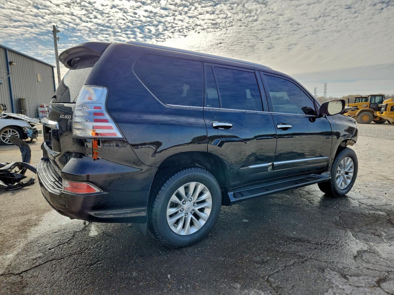 2017 LEXUS GX 460 photo 3