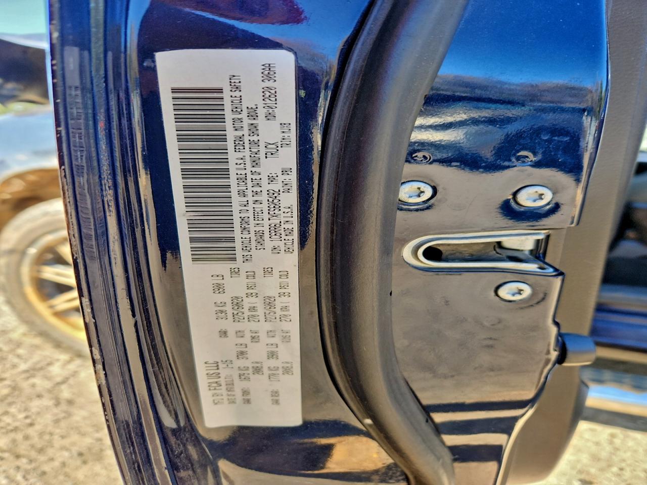 2015 RAM 1500 SLT photo 13