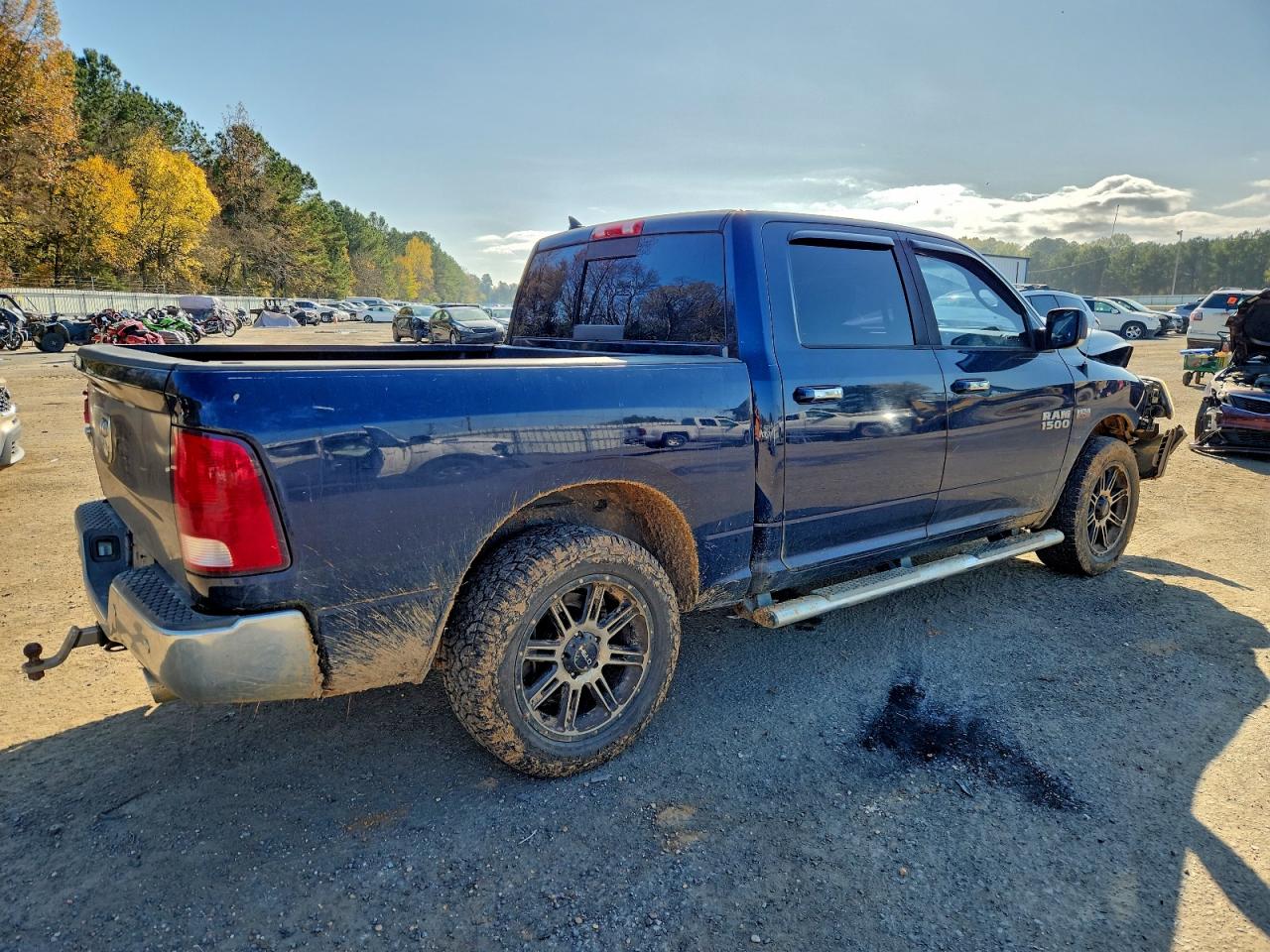 2015 RAM 1500 SLT photo 3