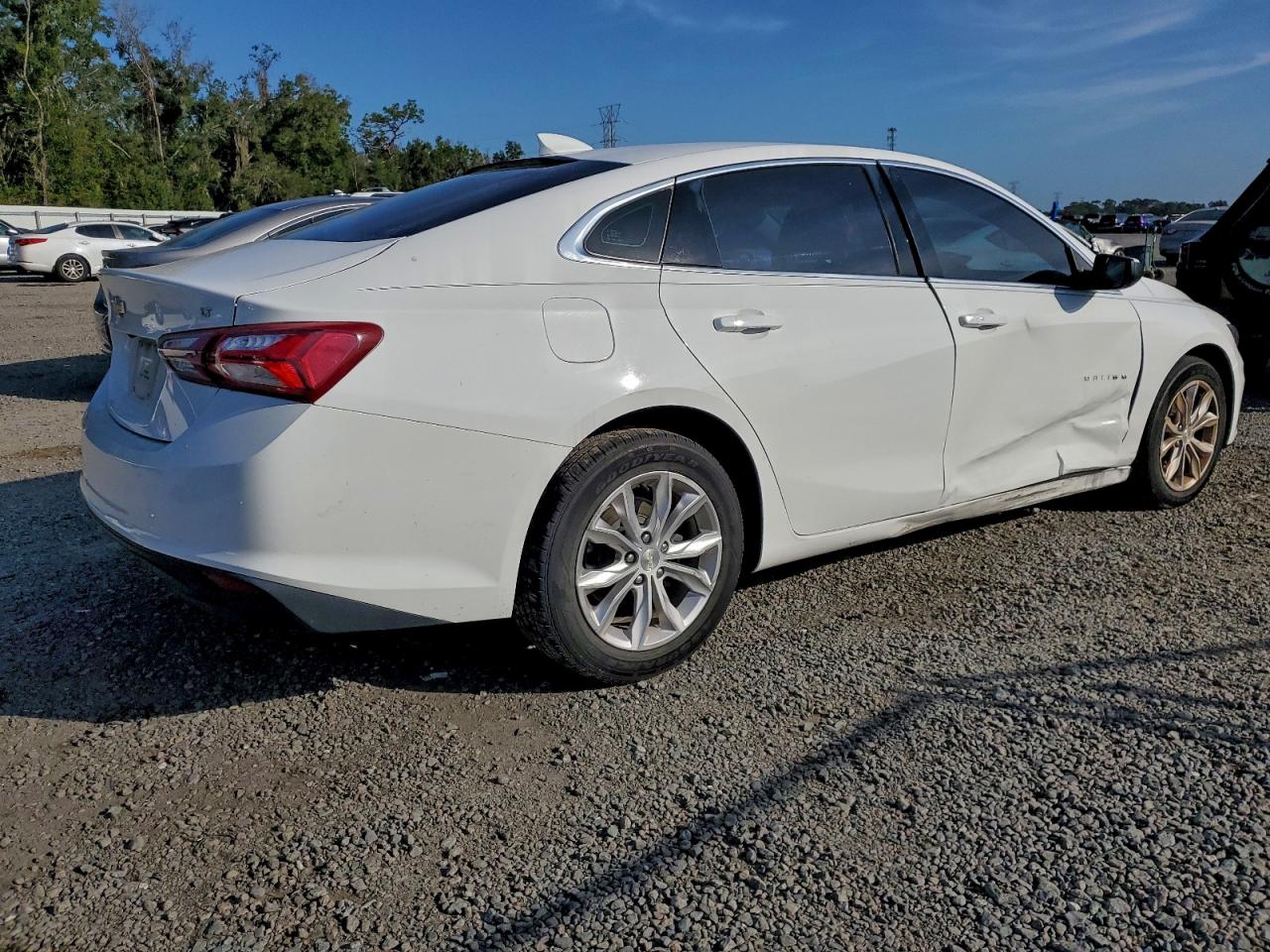 2020 CHEVROLET MALIBU LT photo 3