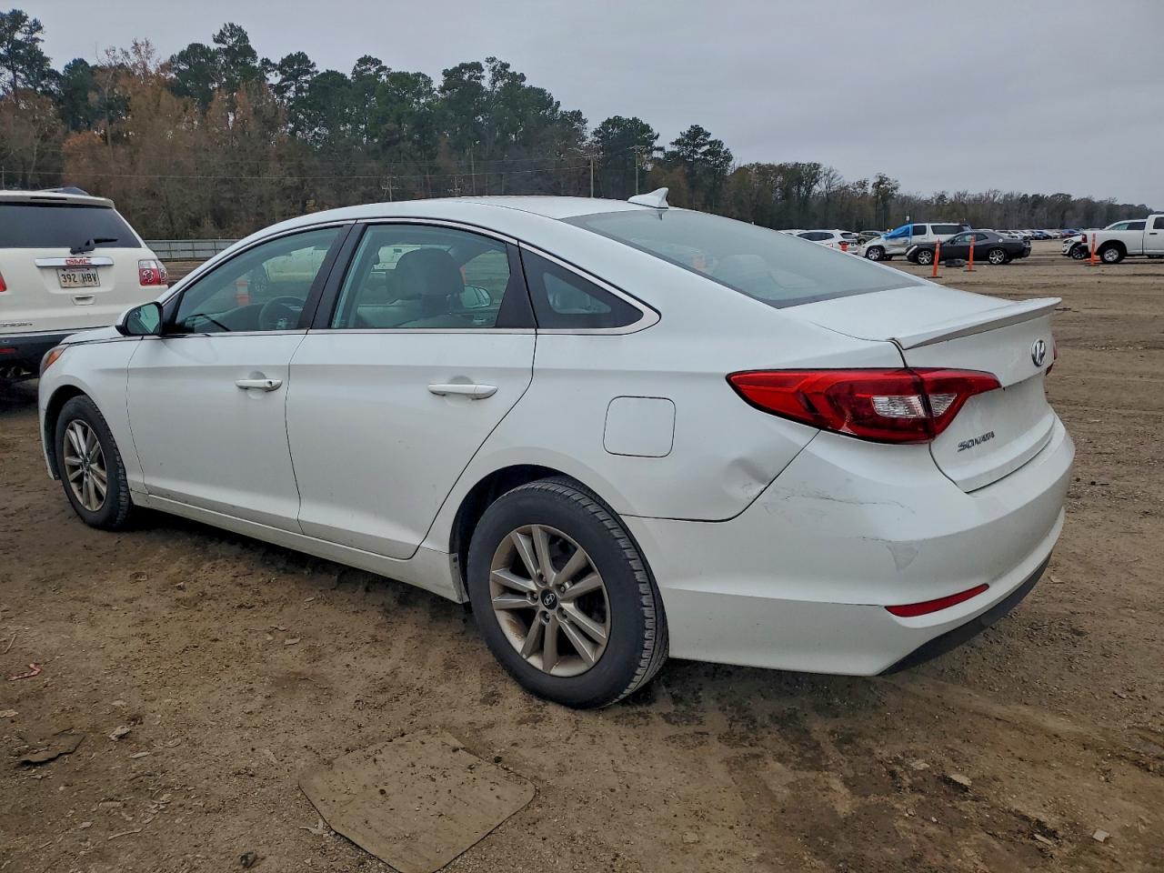 2017 HYUNDAI SONATA SE photo 2