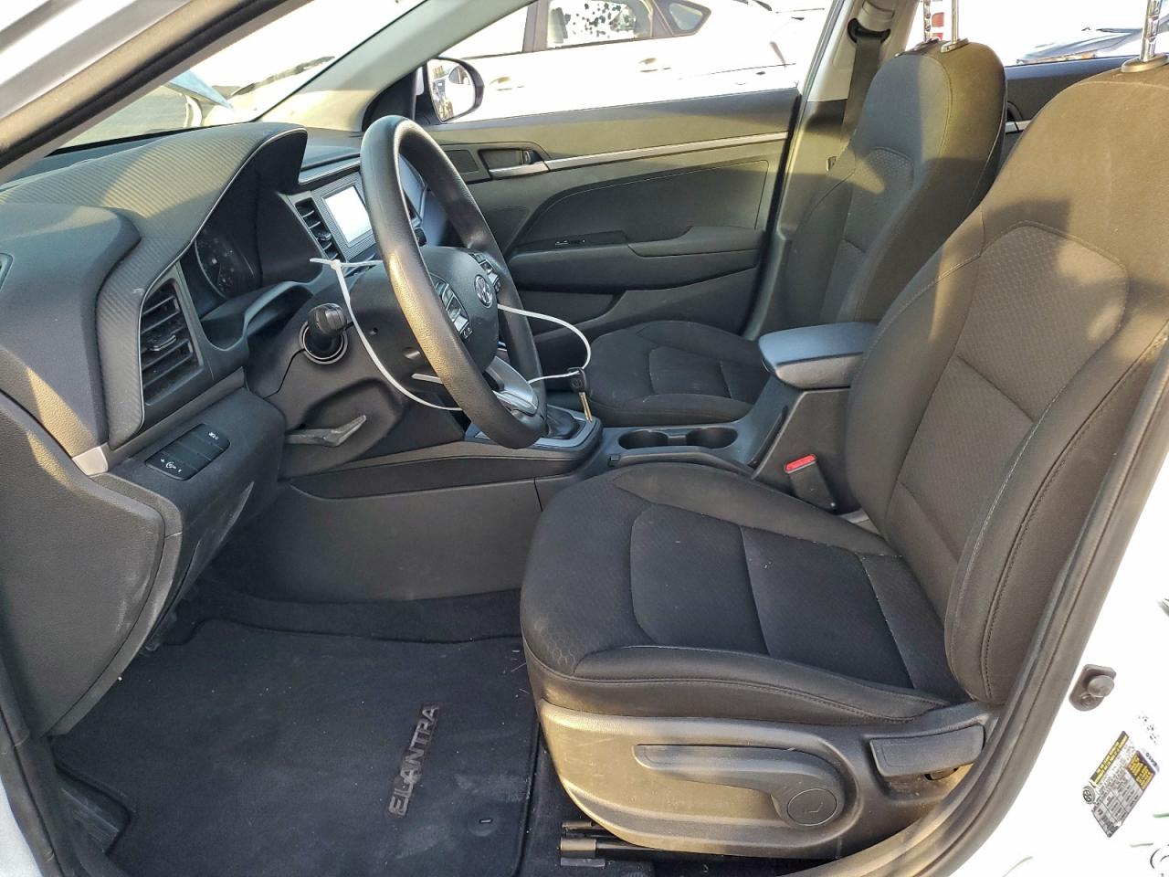 2019 HYUNDAI ELANTRA SE photo 7