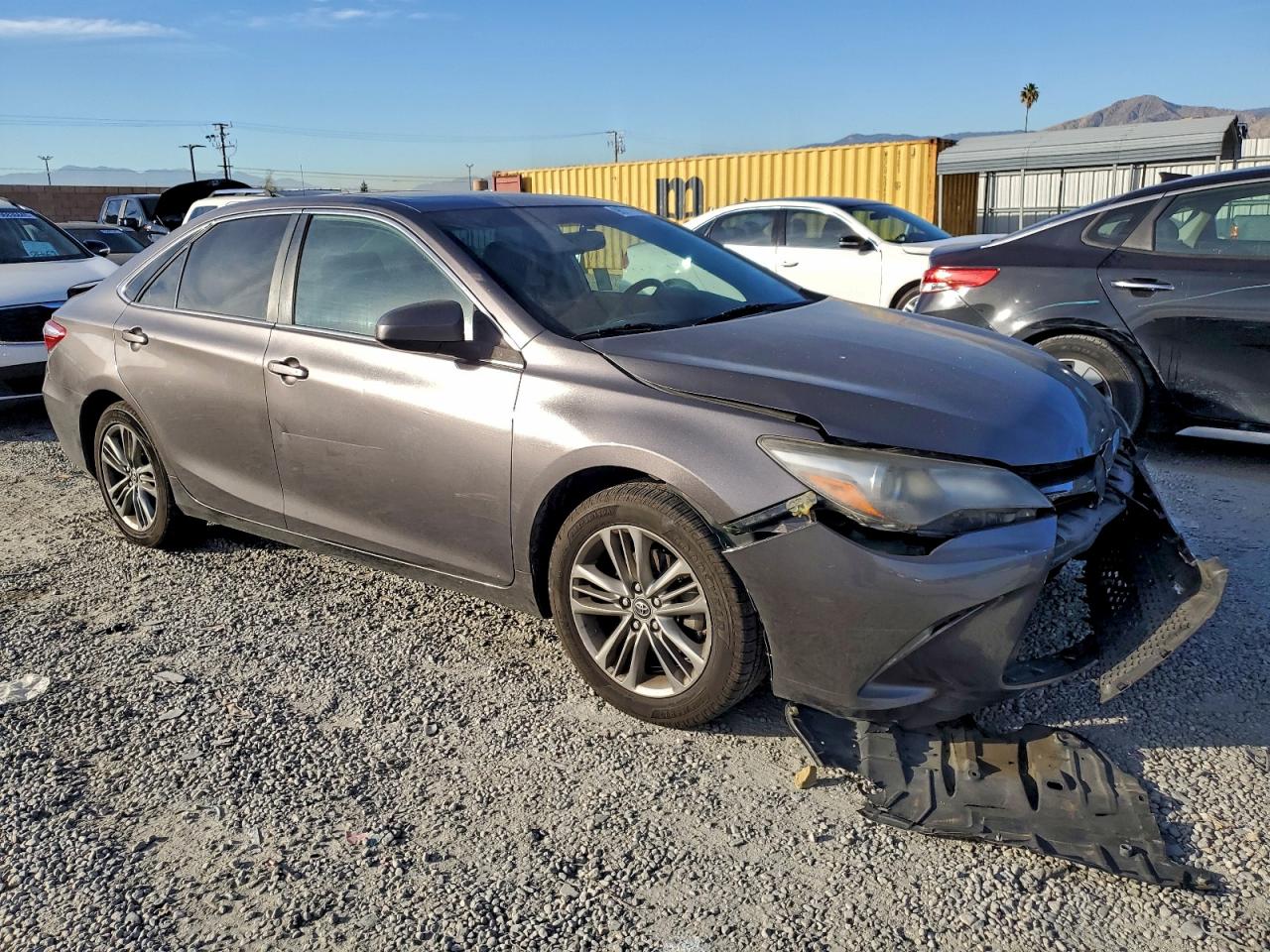 2017 TOYOTA CAMRY LE photo 4