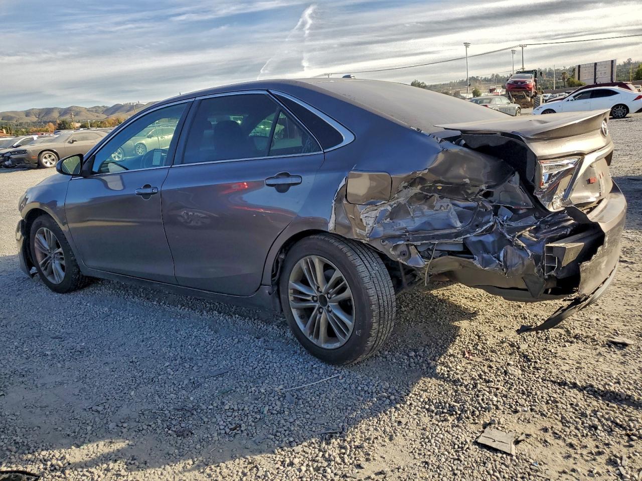 2017 TOYOTA CAMRY LE photo 2
