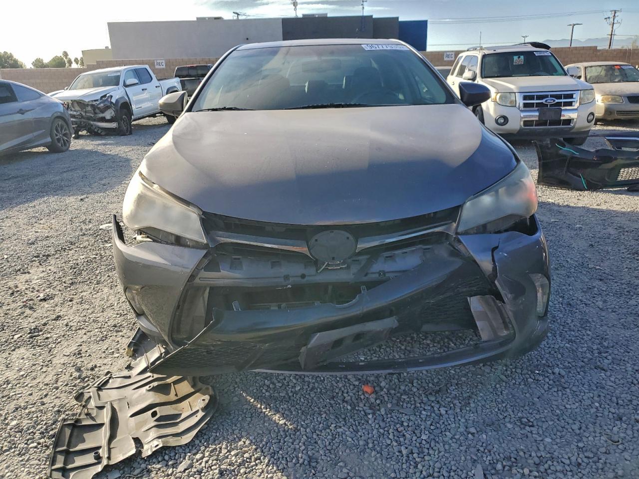 2017 TOYOTA CAMRY LE photo 5