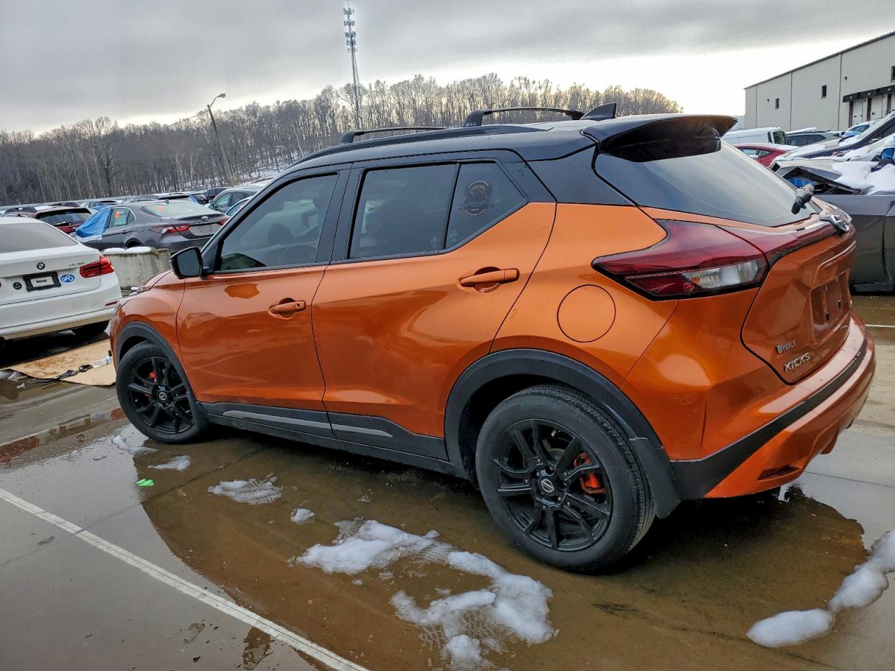 2021 NISSAN KICKS SR photo 2