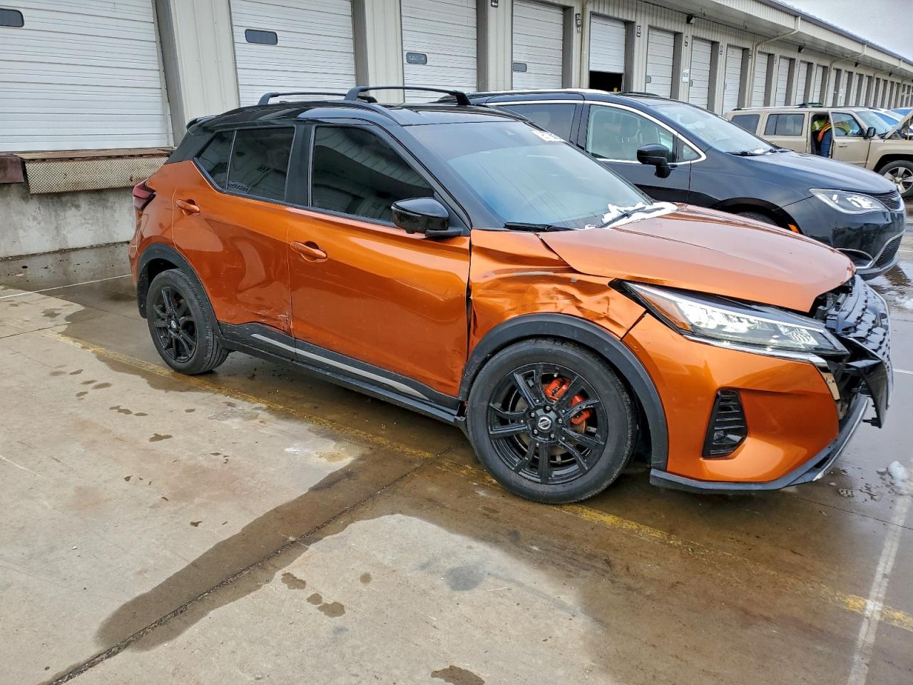 2021 NISSAN KICKS SR photo 4