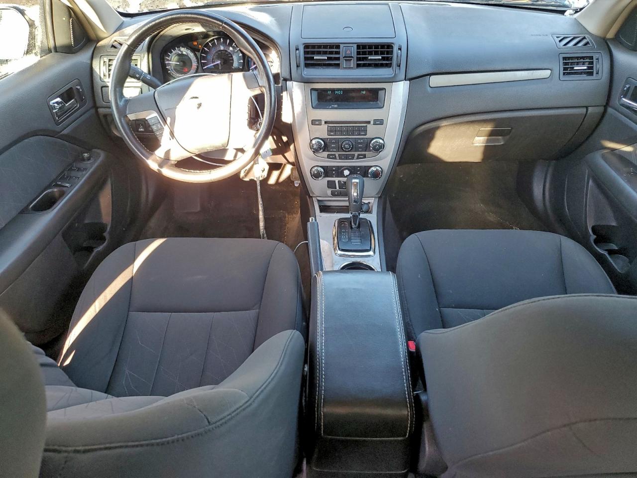2010 MERCURY MILAN photo 8
