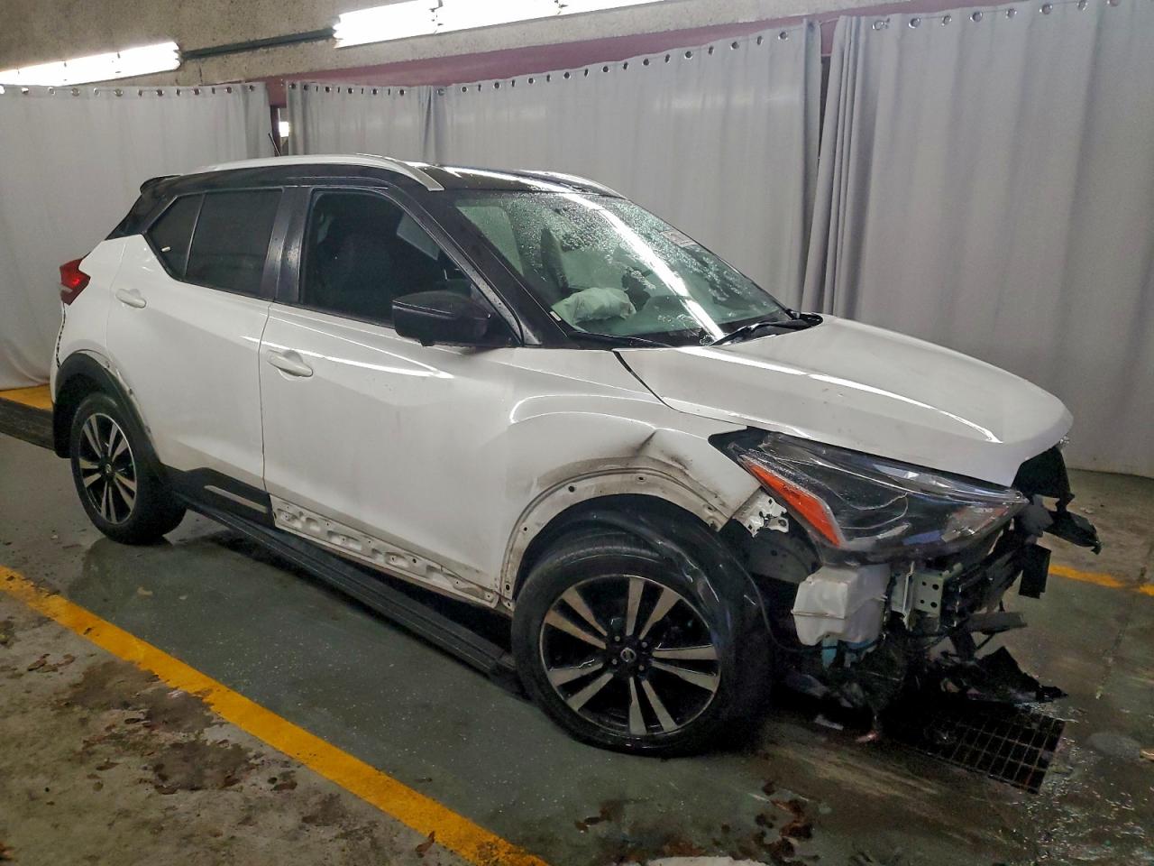 2020 NISSAN KICKS SR photo 4