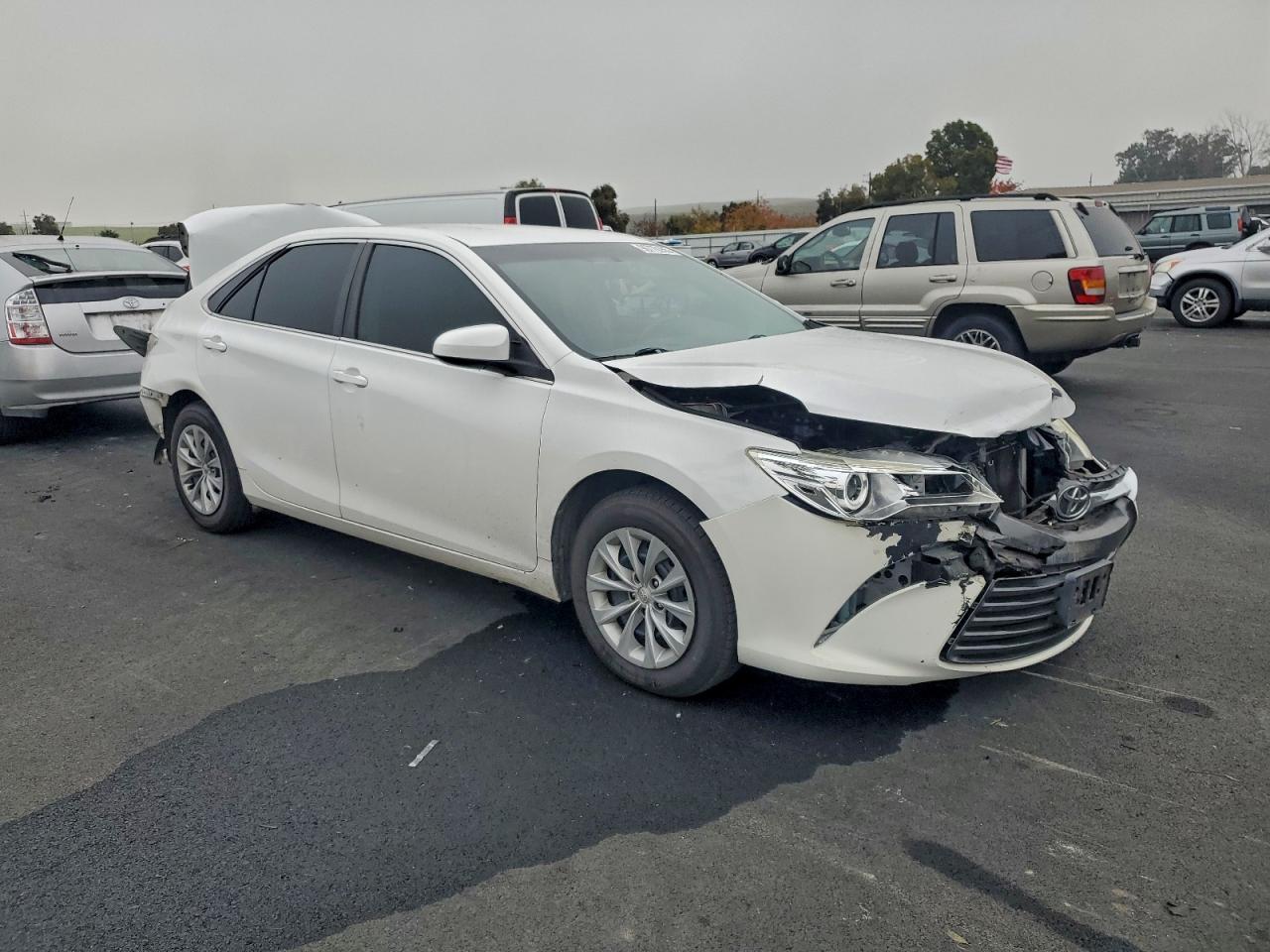 2015 TOYOTA CAMRY LE photo 4
