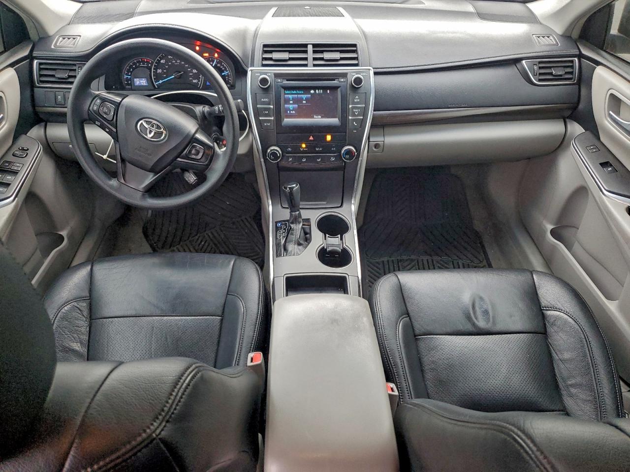 2015 TOYOTA CAMRY LE photo 8
