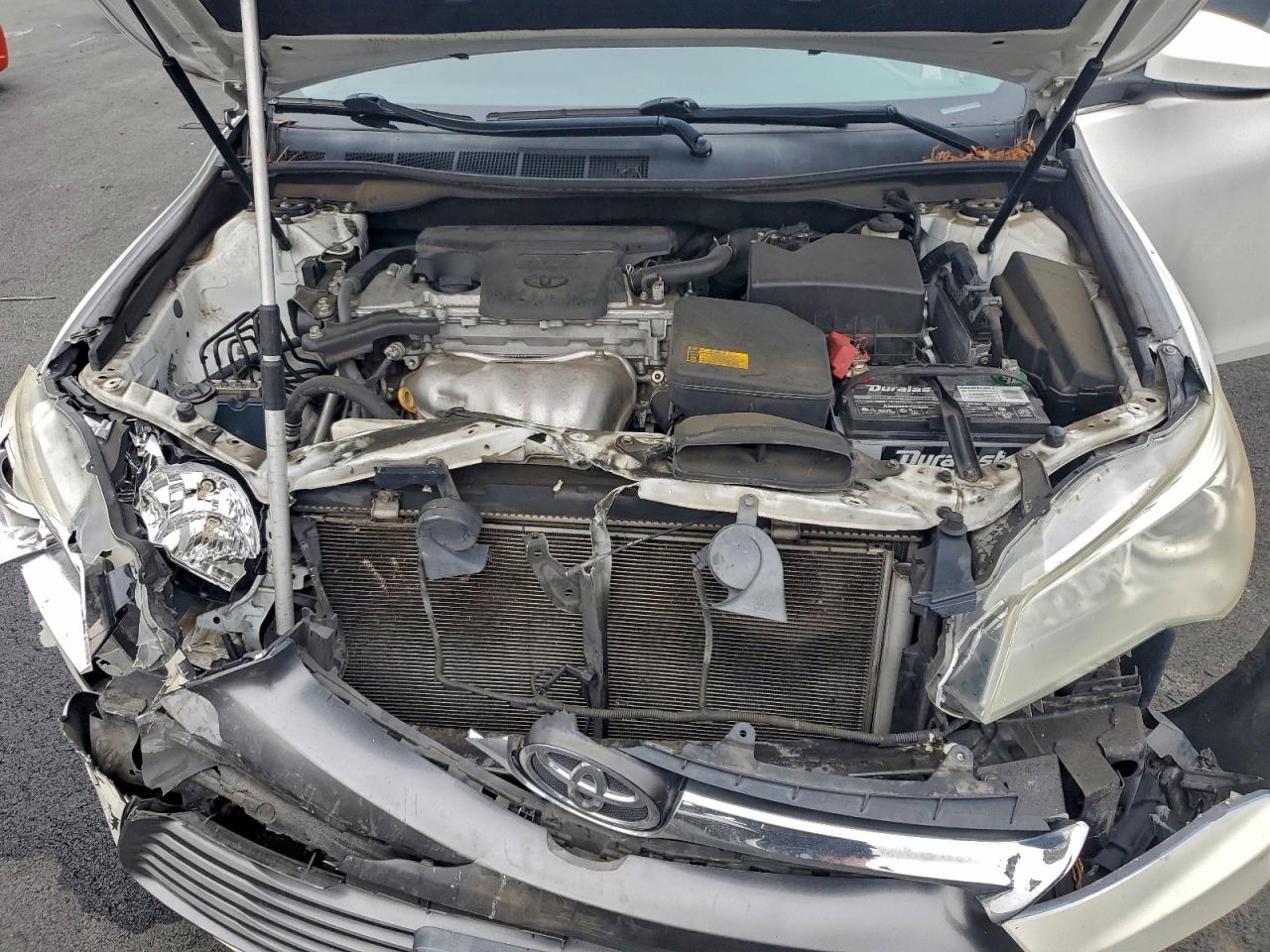 2015 TOYOTA CAMRY LE photo 11