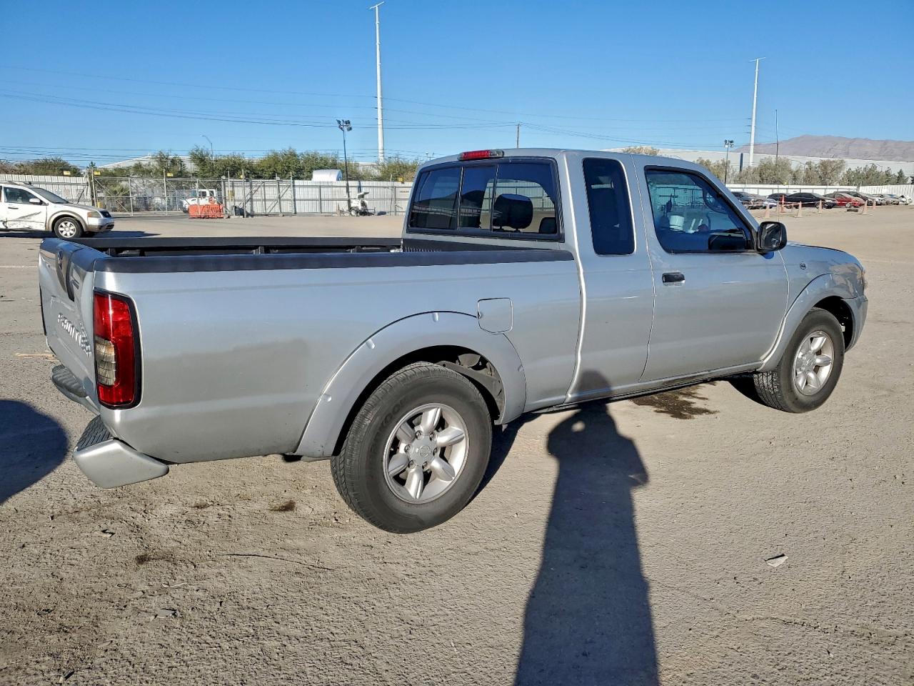 2004 NISSAN FRONTIER KING CAB XE photo 3