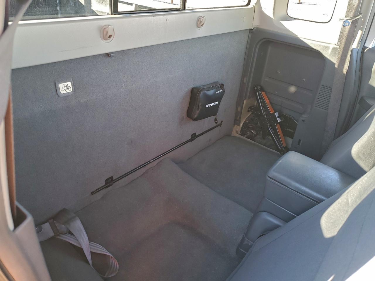 2004 NISSAN FRONTIER KING CAB XE photo 10