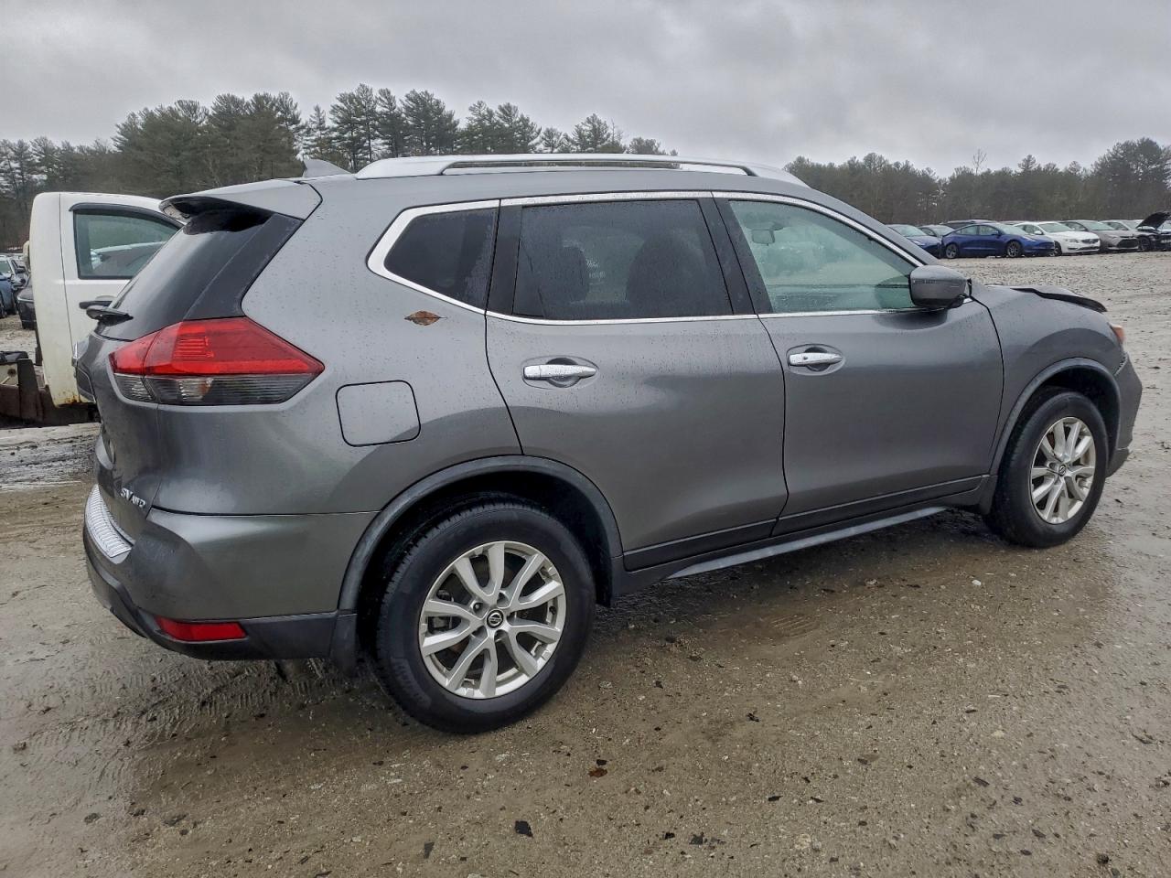 2018 NISSAN ROGUE SV photo 3