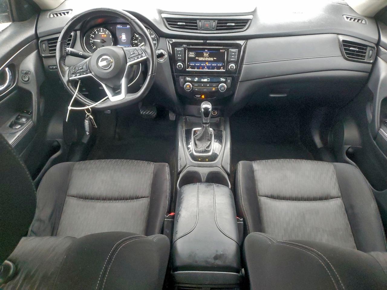 2018 NISSAN ROGUE SV photo 8