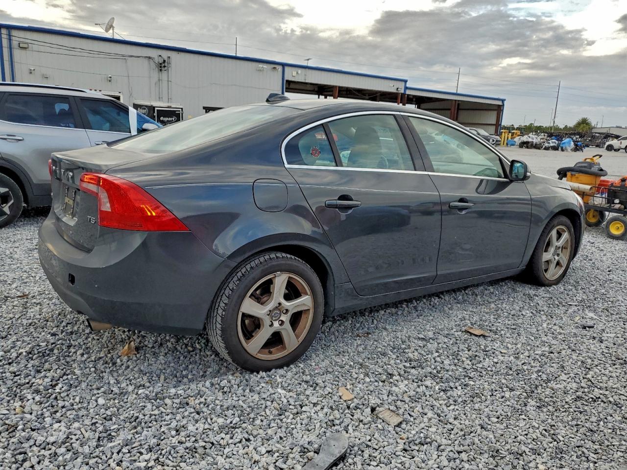 2012 VOLVO S60 T5 photo 3