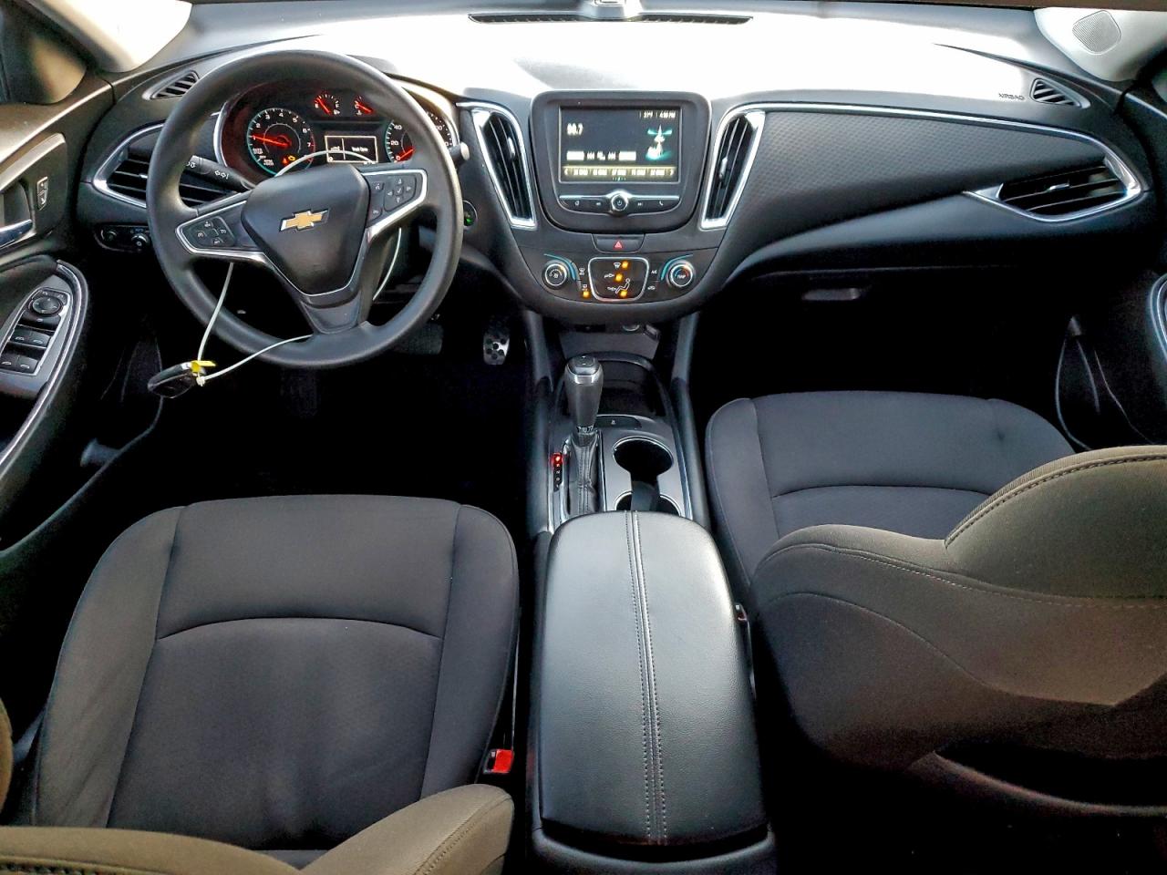 2018 CHEVROLET MALIBU LT photo 8