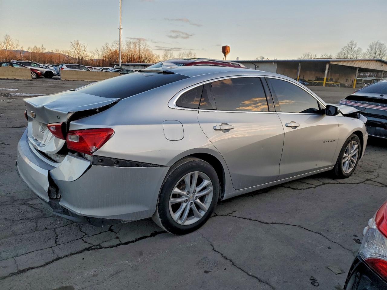 2018 CHEVROLET MALIBU LT photo 3