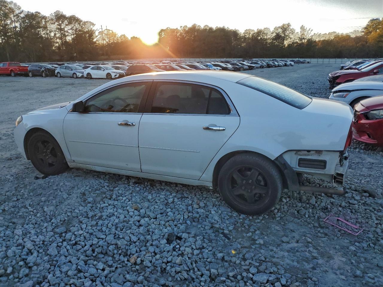 2009 CHEVROLET MALIBU LS photo 2