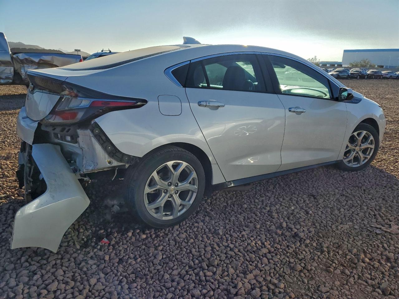 2017 CHEVROLET VOLT PREMIER photo 3