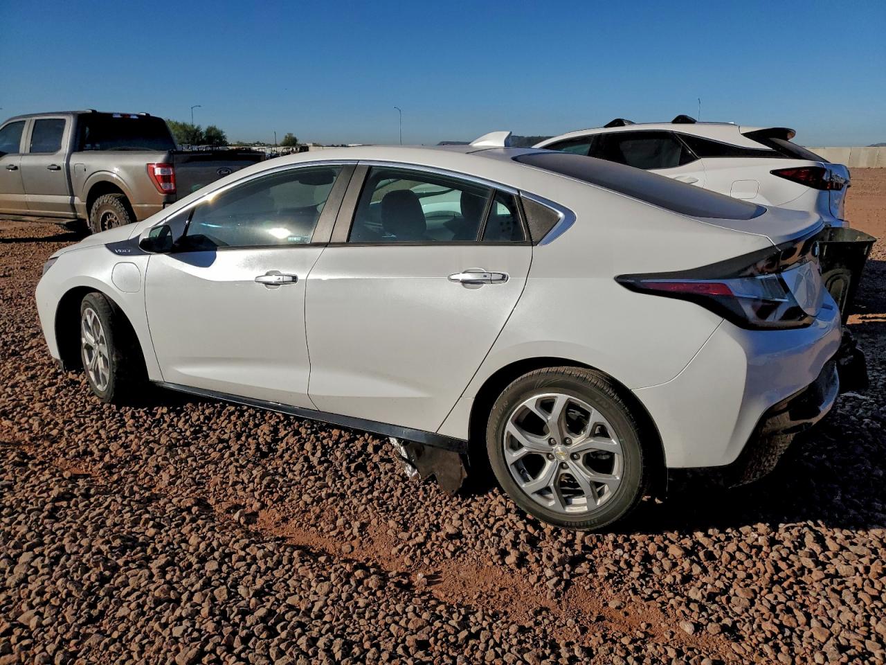2017 CHEVROLET VOLT PREMIER photo 2