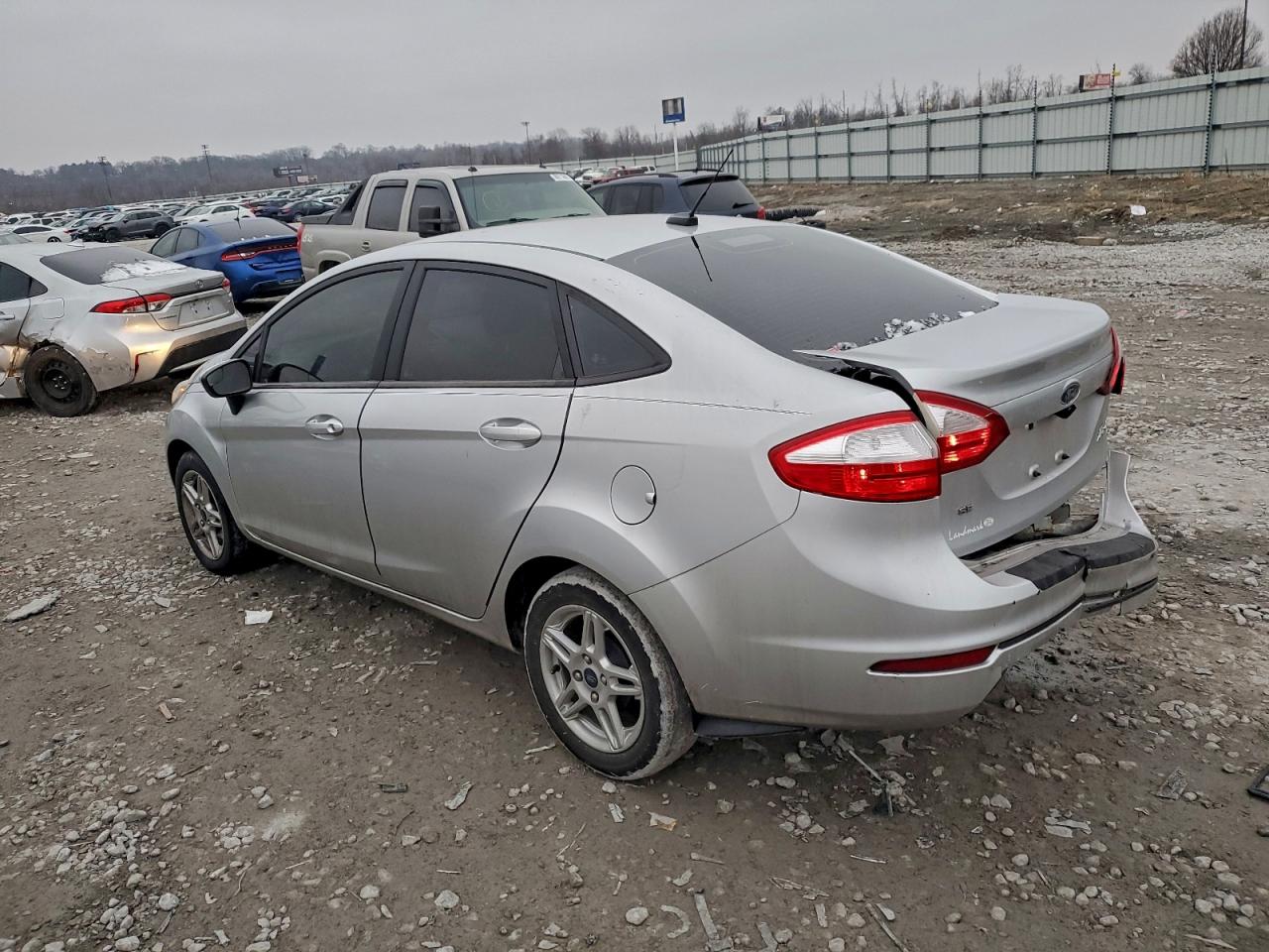 2019 FORD FIESTA SE photo 2
