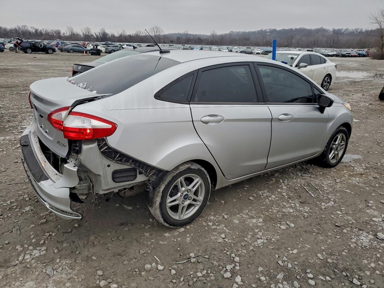 2019 FORD FIESTA SE photo 3