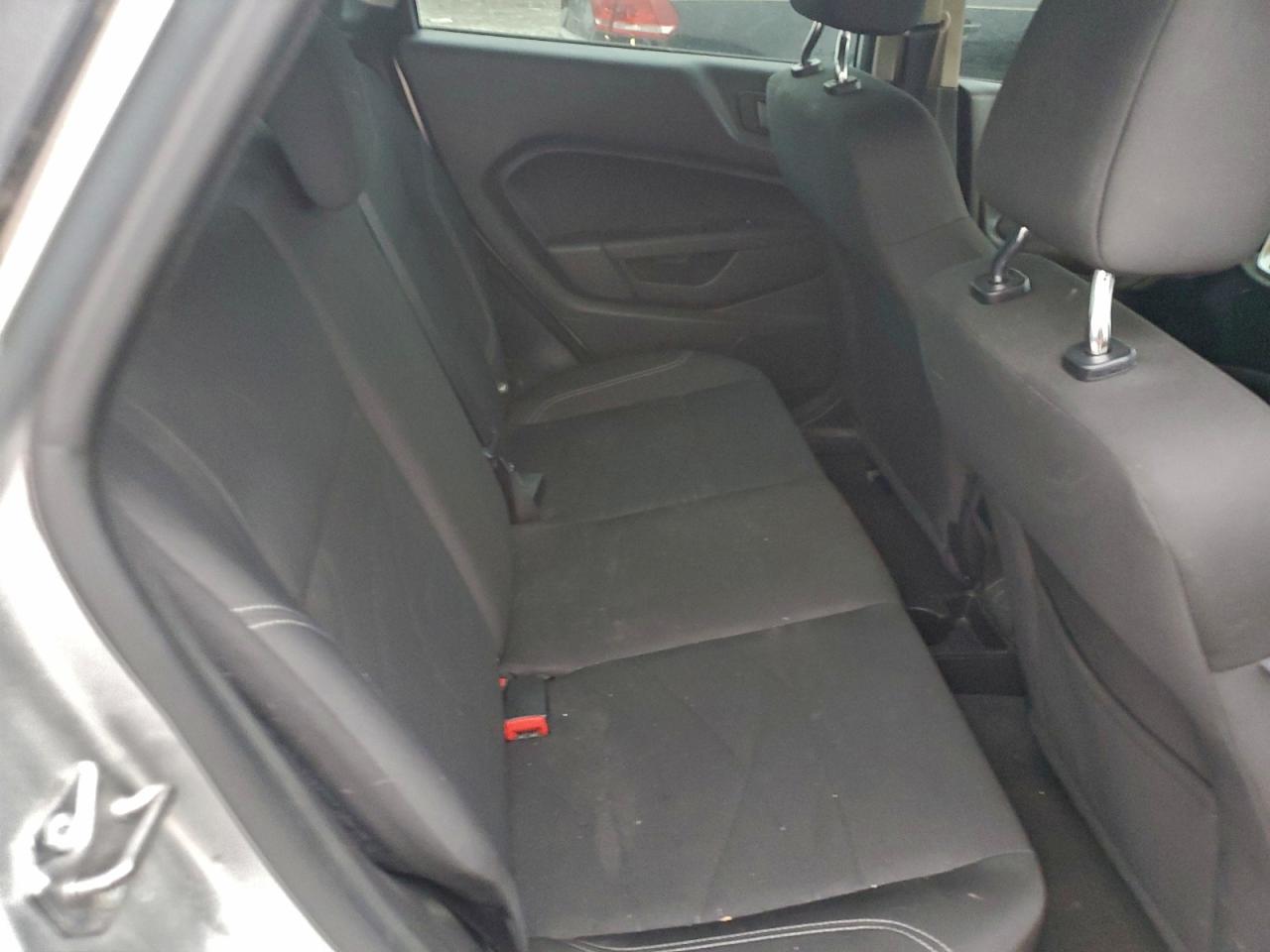 2019 FORD FIESTA SE photo 10