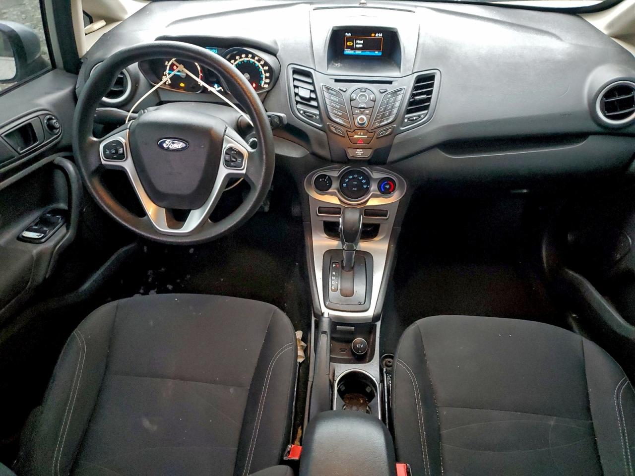 2019 FORD FIESTA SE photo 8