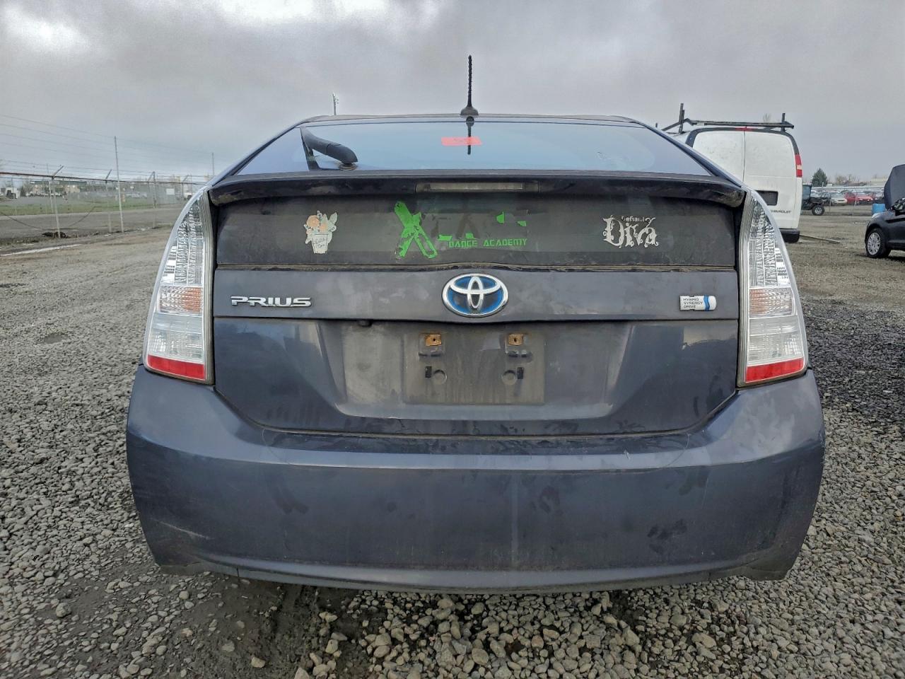 2011 TOYOTA PRIUS photo 6