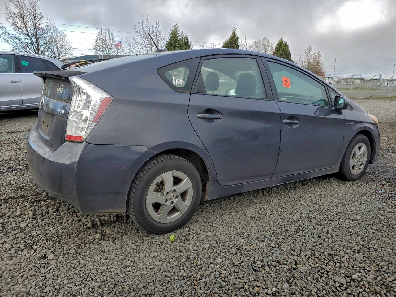 2011 TOYOTA PRIUS photo 3