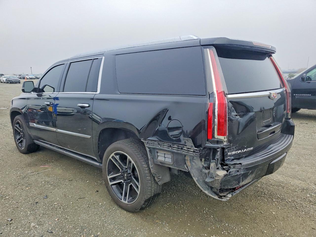 2016 CADILLAC ESCALADE ESV PLATINUM photo 2