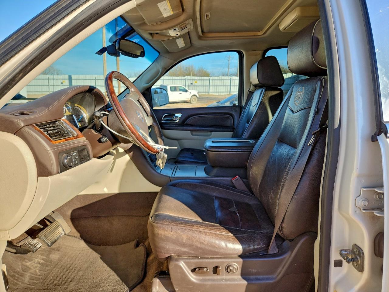 2011 CADILLAC ESCALADE ESV PLATINUM photo 7