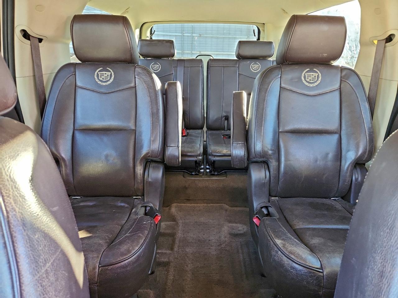 2011 CADILLAC ESCALADE ESV PLATINUM photo 10