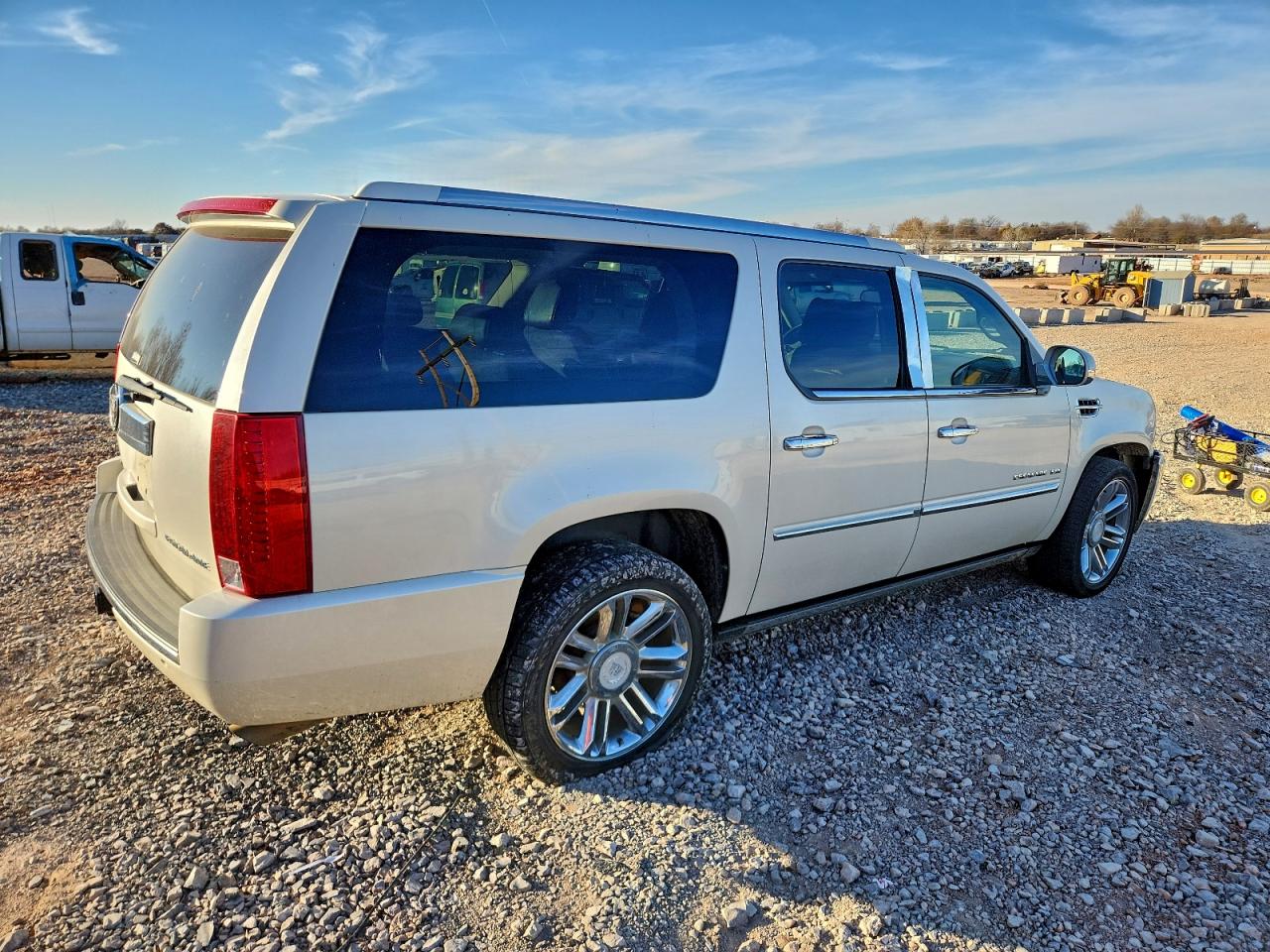 2011 CADILLAC ESCALADE ESV PLATINUM photo 3
