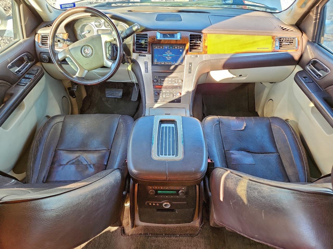2011 CADILLAC ESCALADE ESV PLATINUM photo 8