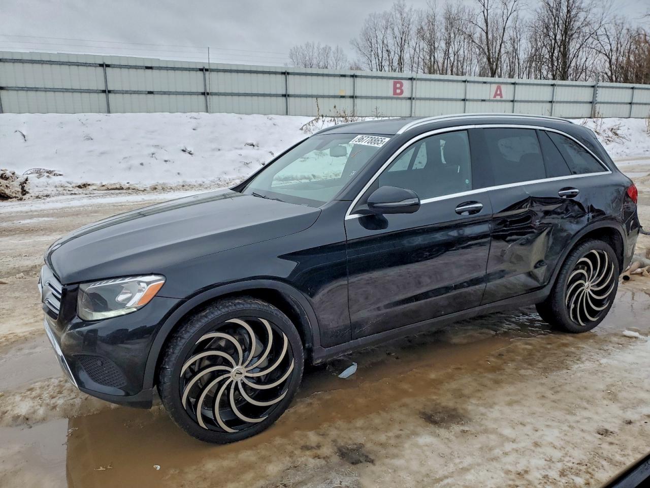 2016 MERCEDES-BENZ GLC