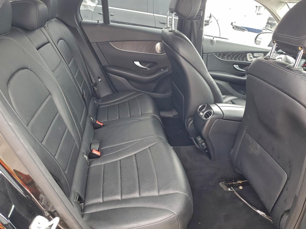 2016 MERCEDES-BENZ GLC 300 photo 11